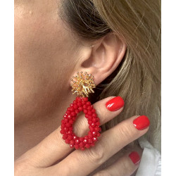 Modell "Coralie" in rot und...
